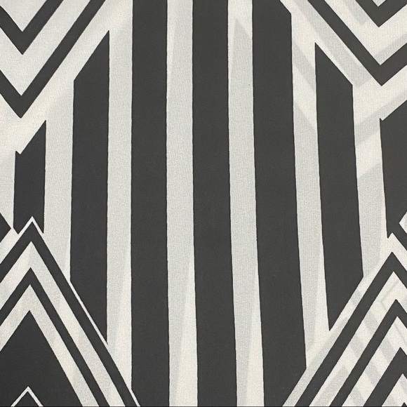 Alfred Dunner Blouse Sz 14 Black White Geometric Sheer 3/4 Sleeve Button Front - Picture 7 of 7